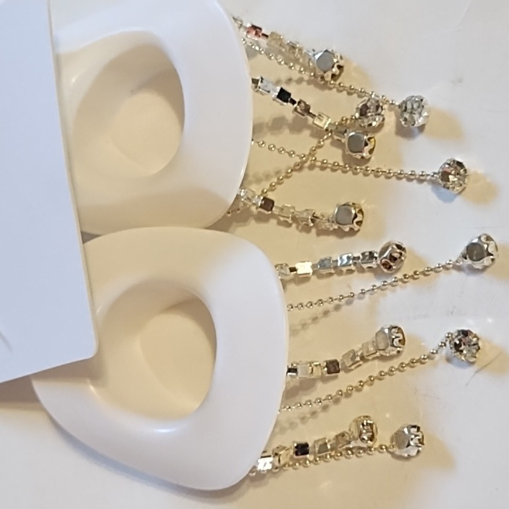 NEW Elegant Silver/White Cowgirl Hat Earrings - Picture 8 of 9